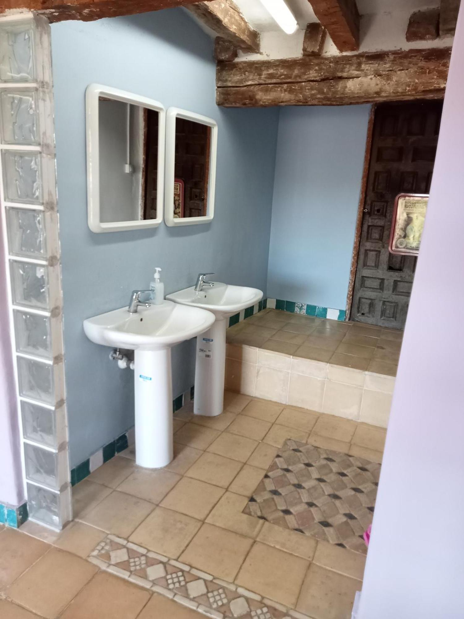 Albergue De Peregrinos Casa Nostra كاستروجايرز المظهر الخارجي الصورة